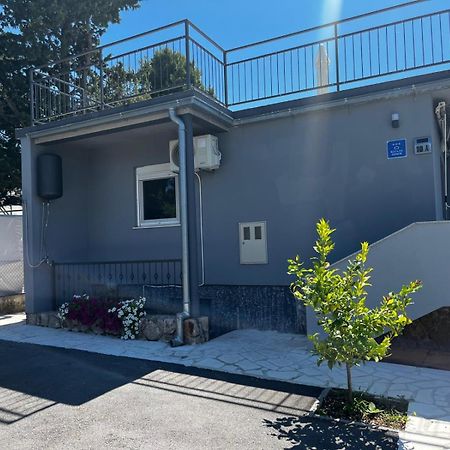 Holiday House Lara Starigrad Paklenica Exterior photo