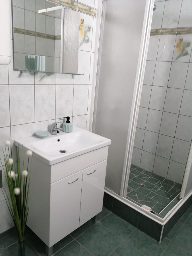 Holiday House Lara Starigrad Paklenica Exterior photo