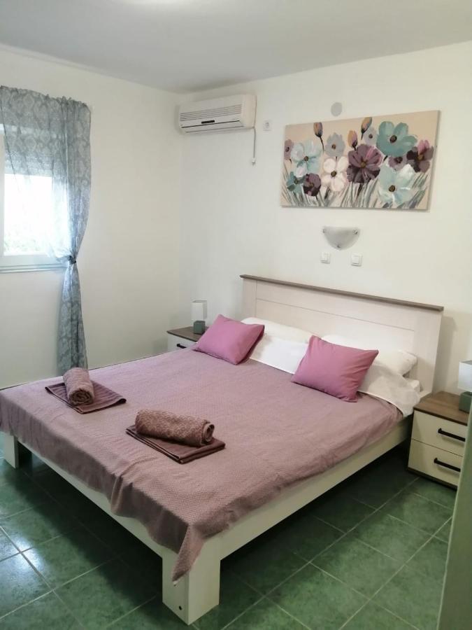 Holiday House Lara Starigrad Paklenica Exterior photo